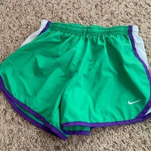 Nike shorts youth large.